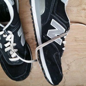 new balance 574 black mens size 11 1990s 2000s era Steve Jobs Cherdleys Dad shoe